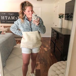 Blue/cream Sherpa pullover *LIKE NEW*